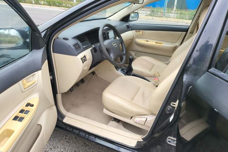 Used BYD F3 2013 Energy-Efficient Model 1.5L Manual Comfort Version Interior 2