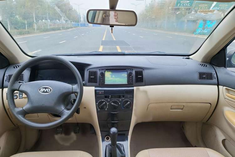 Used BYD F3 2013 Energy-Efficient Model 1.5L Manual Comfort Version Interior 3