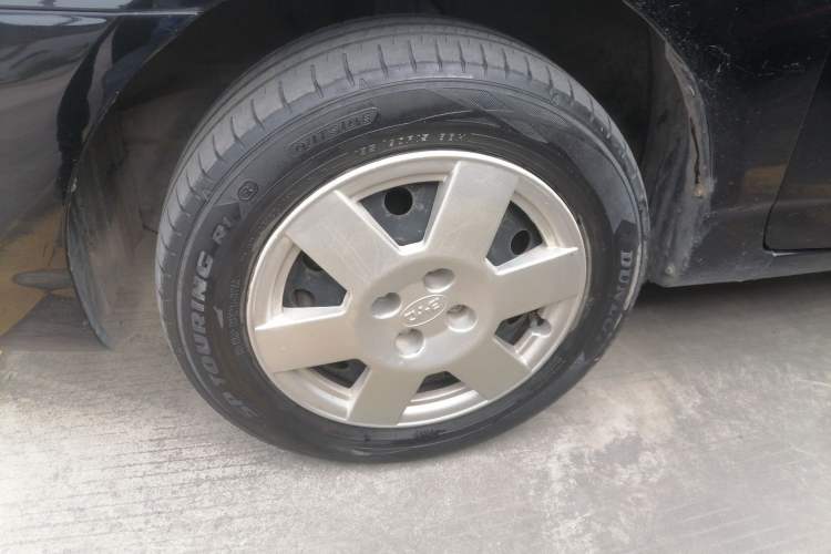 Used BYD F3 2013 Energy-Efficient Model 1.5L Manual Comfort Version Left Front Wheel Hub