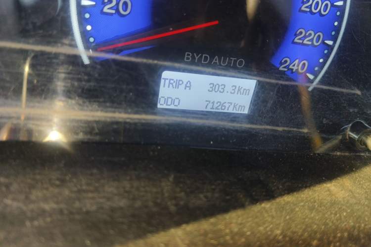 Used BYD F3 2013 Energy-Efficient Model 1.5L Manual Comfort Version Odometer Close Up