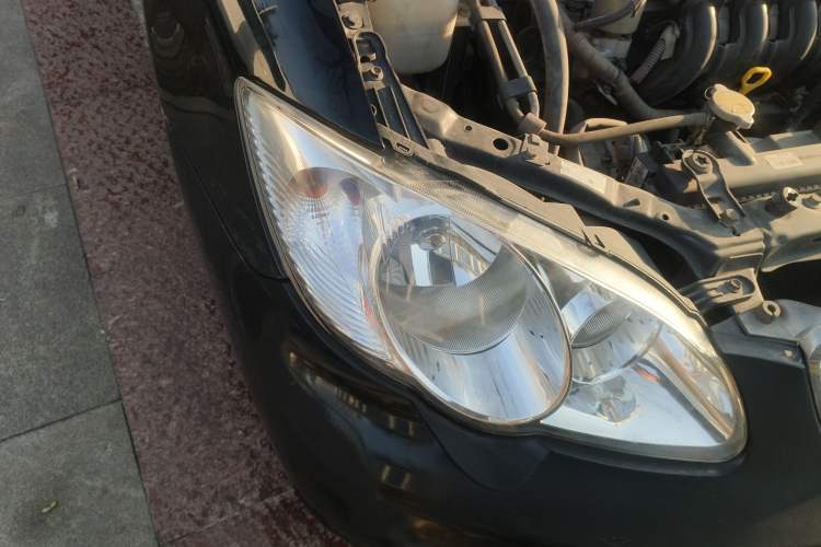 Used BYD F3 2013 Energy-Efficient Model 1.5L Manual Comfort Version Right Front Headlight