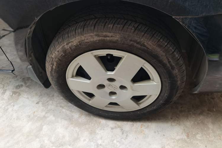 Used BYD F3 2013 Energy-Efficient Model 1.5L Manual Comfort Version Right Front Wheel Hub