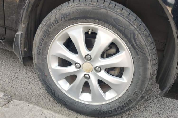 Used BYD F3 2013 Energy-Saving Edition 1.5L Manual Standard Model Right Front Wheel Hub
