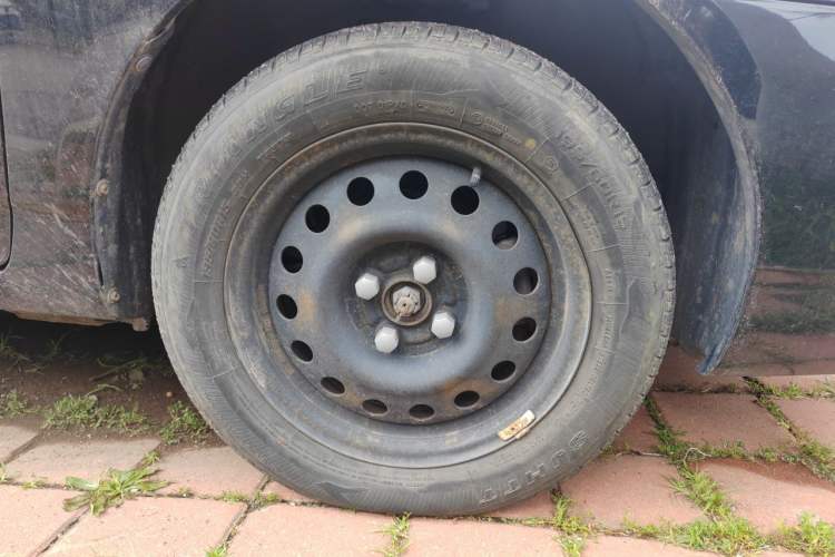 Used BYD F3 2013 Energy-Efficient Model 1.5L Manual Comfort Version Right Front Wheel Hub