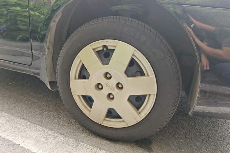 Used BYD F3 2013 Energy-Efficient Model 1.5L Manual Comfort Version Right Front Wheel Hub