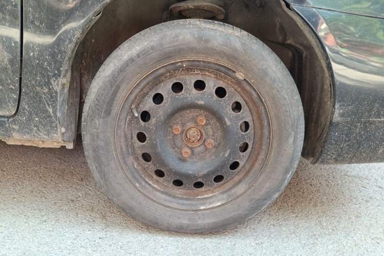 Used BYD F3 2013 Energy-Efficient Model 1.5L Manual Comfort Version Right Front Wheel Hub