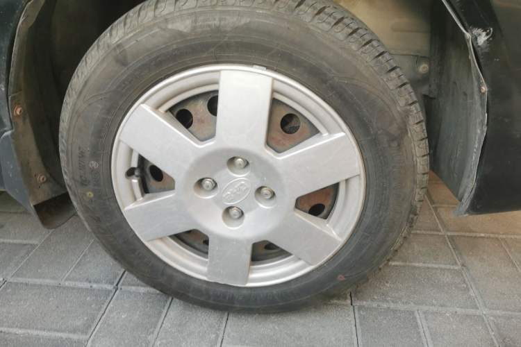 Used BYD F3 2013 Energy-Efficient Model 1.5L Manual Comfort Version Right Front Wheel Hub