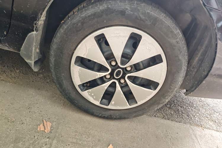 Used BYD F3 2013 Energy-Efficient Model 1.5L Manual Comfort Version Right Front Wheel Hub