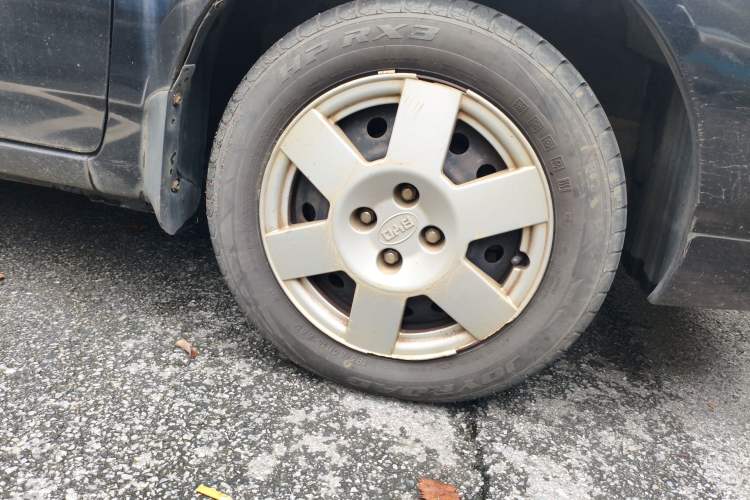 Used BYD F3 2013 Energy-Efficient Model 1.5L Manual Comfort Version Right Front Wheel Hub