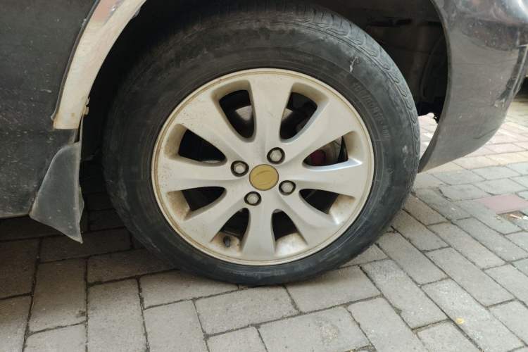 Used BYD F3 2013 Energy-Efficient Model 1.5L Manual Comfort Version Right Front Wheel Hub