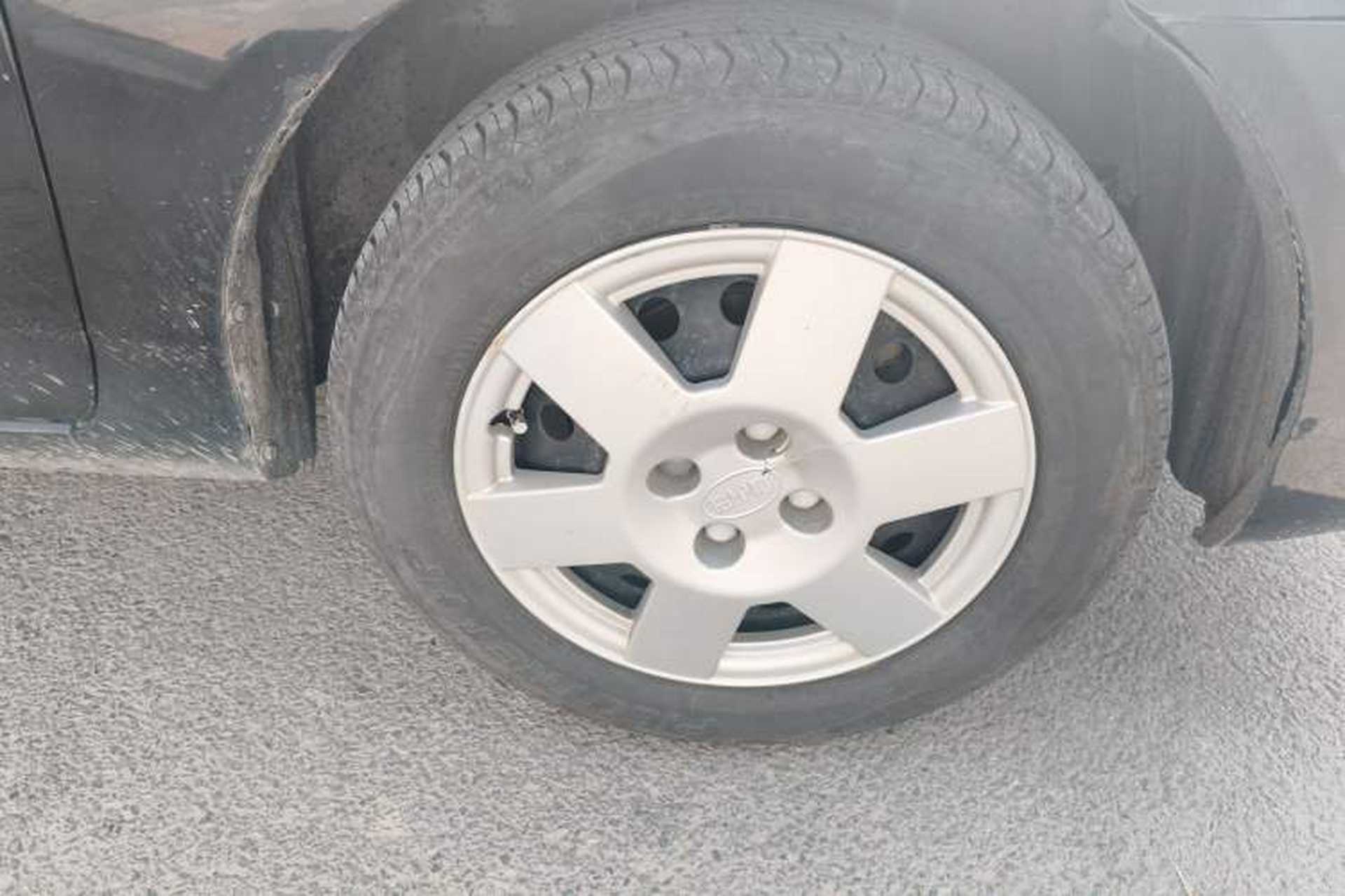 Used BYD F3 2013 Energy-Efficient Model 1.5L Manual Comfort Version Right Front Wheel Hub