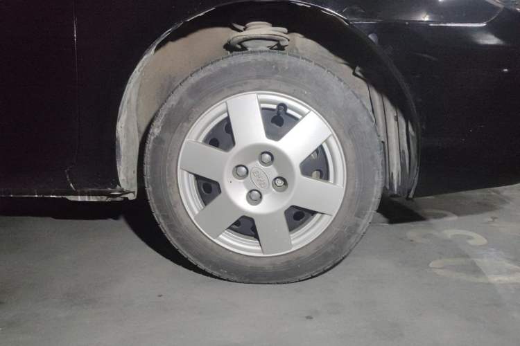 Used BYD F3 2013 Energy-Efficient Model 1.5L Manual Comfort Version Right Front Wheel Hub
