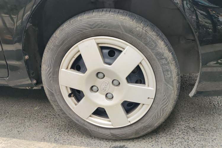 Used BYD F3 2013 Energy-Efficient Model 1.5L Manual Comfort Version Right Front Wheel Hub