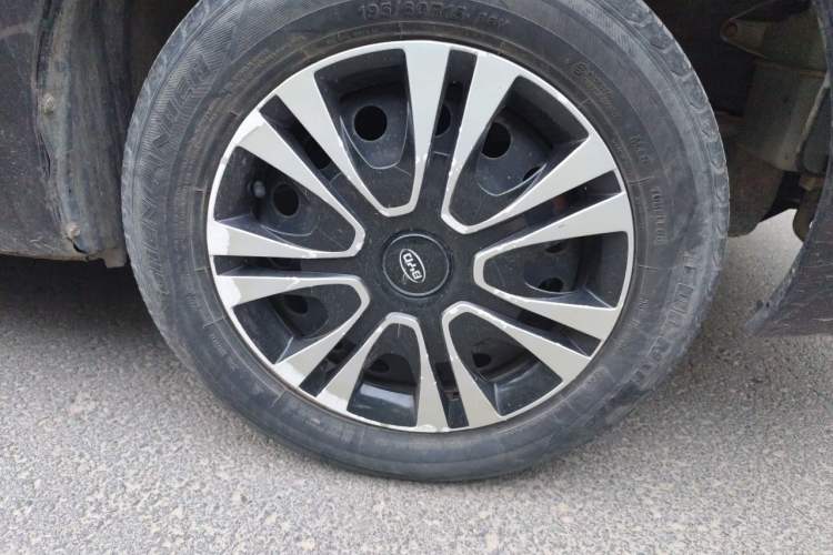 Used BYD F3 2013 Energy-Efficient Model 1.5L Manual Comfort Version Right Front Wheel Hub
