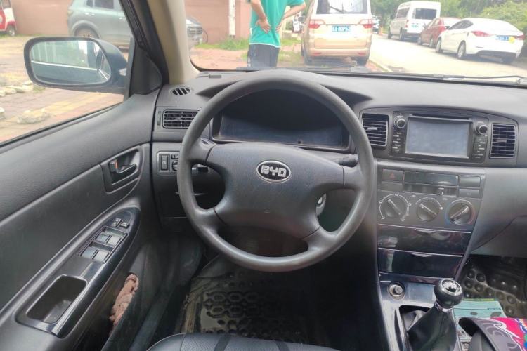 Used BYD F3 2013 Energy-Efficient Model 1.5L Manual Comfort Version Steering Wheel