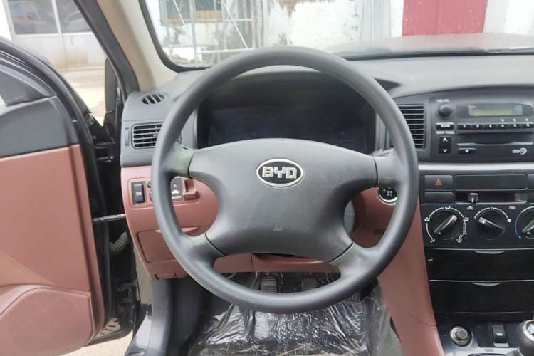 Used BYD F3 2013 Energy-Efficient Model 1.5L Manual Comfort Version Steering Wheel