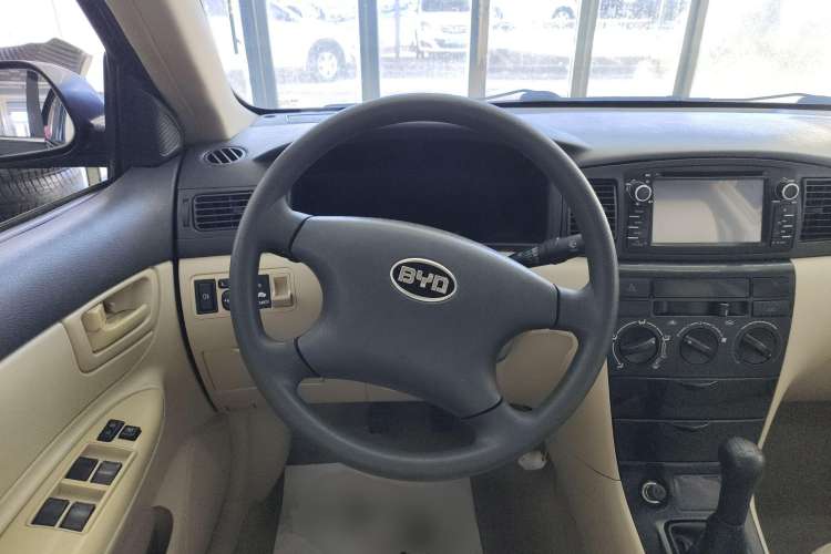Used BYD F3 2013 Energy-Efficient Model 1.5L Manual Comfort Version Steering Wheel