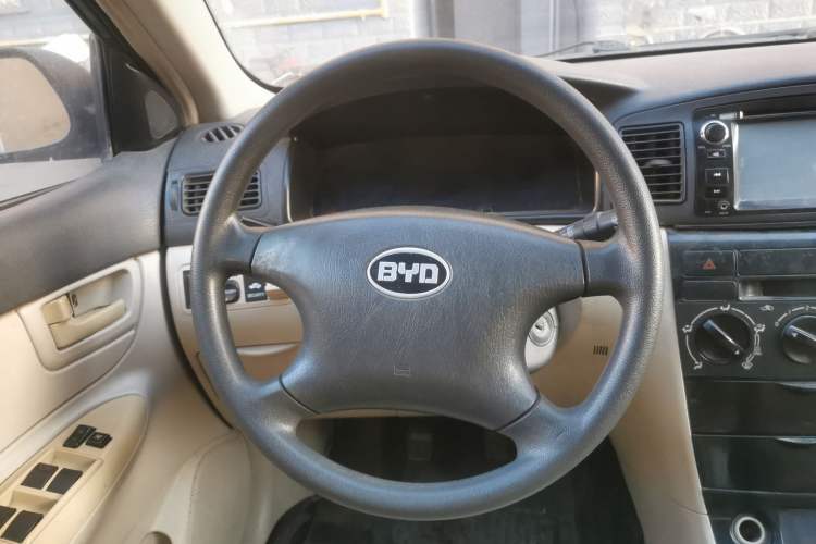 Used BYD F3 2013 Energy-Efficient Model 1.5L Manual Comfort Version Steering Wheel