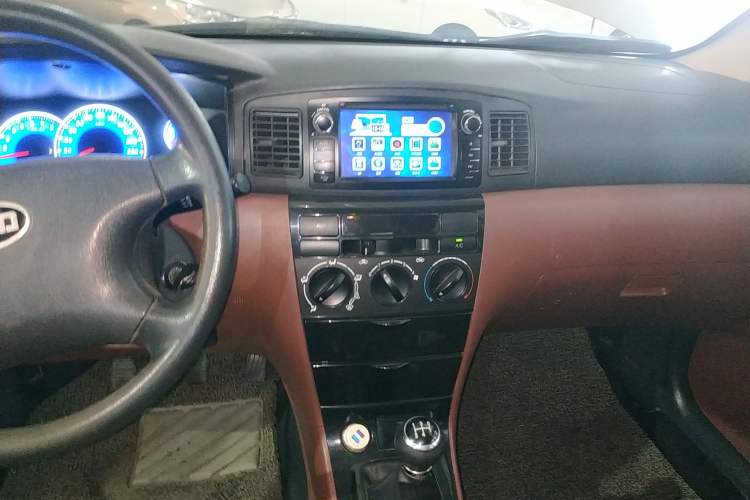 Used BYD F3 2013 Energy-Efficient Model 1.5L Manual Comfort Version Audio And AC Panel