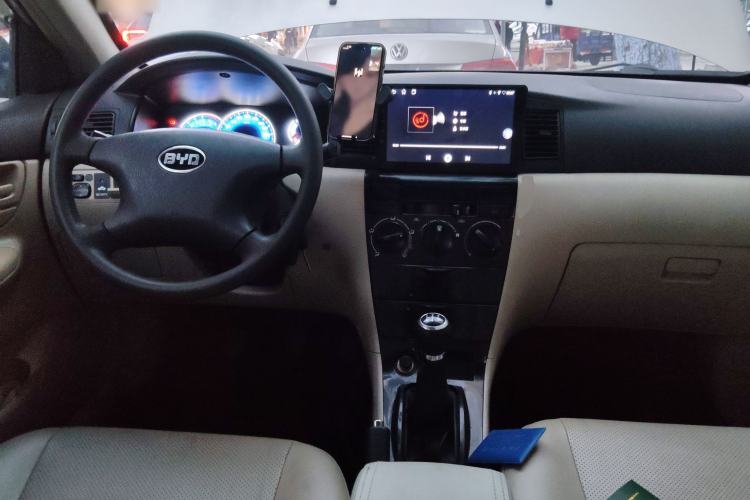 Used BYD F3 2013 1.5L Manual Standard CNG Model Center Console
