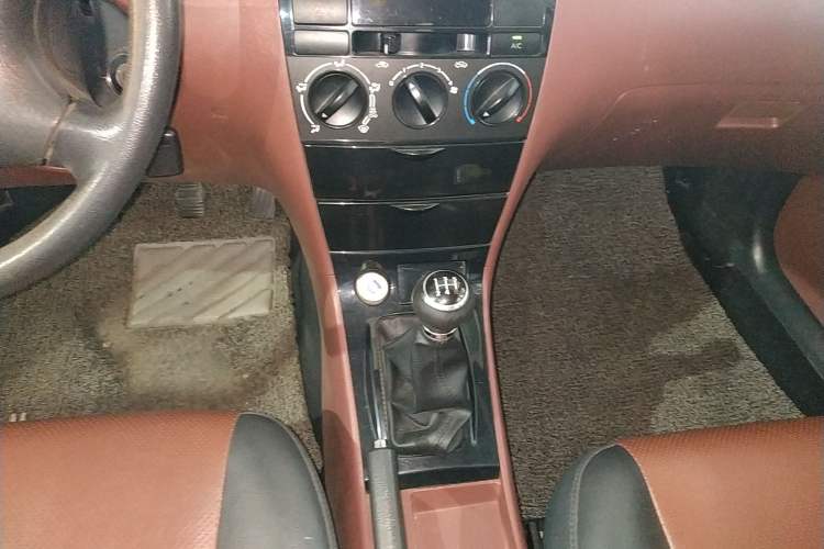 Used BYD F3 2013 Energy-Efficient Model 1.5L Manual Comfort Version Gear Lever