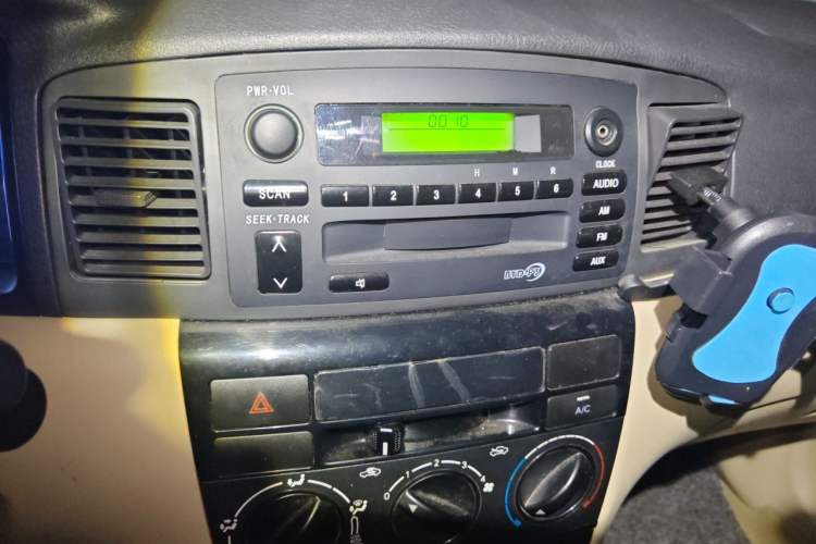 Used BYD F3 2013 Energy-Efficient Model 1.5L Manual Comfort Version Audio And AC Panel