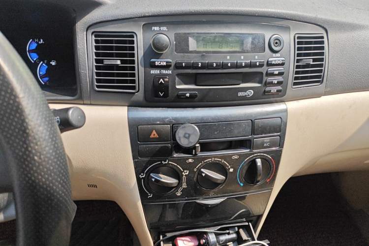 Used BYD F3 2013 Energy-Efficient Model 1.5L Manual Comfort Version Audio And AC Panel