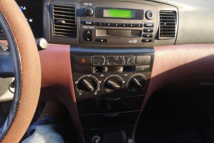 Used BYD F3 2013 Energy-Efficient Model 1.5L Manual Comfort Version Audio And AC Panel