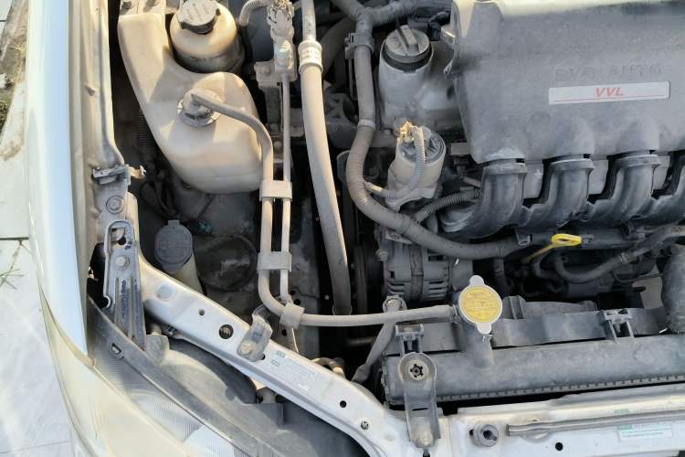 Used BYD F3 2013 Energy-Efficient Model 1.5L Manual Comfort Version Engine Bay Right