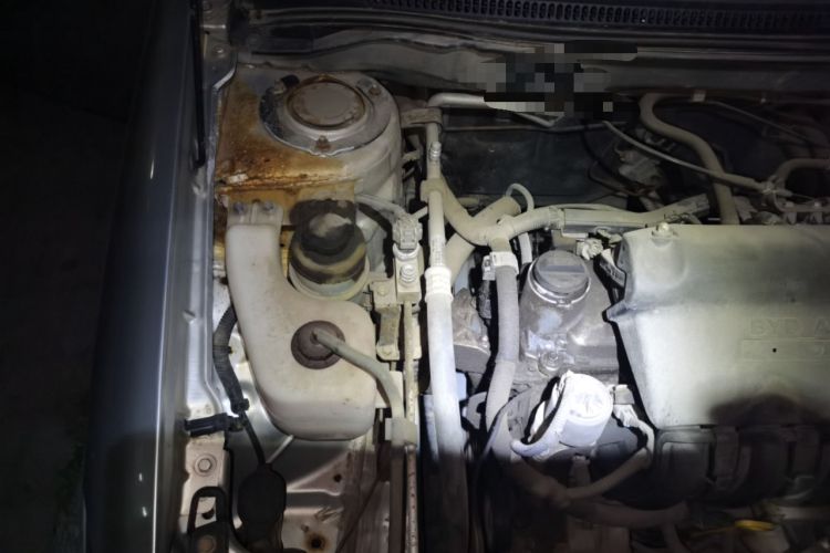 Used BYD F3 2013 Energy-Efficient Model 1.5L Manual Comfort Version Engine Bay Right
