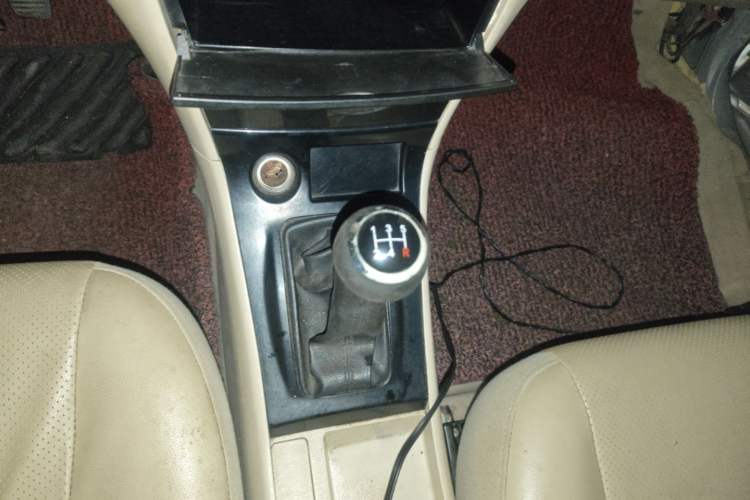Used BYD F3 2013 Energy-Efficient Model 1.5L Manual Comfort Version Gear Lever