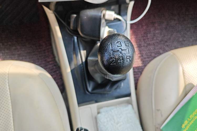 Used BYD F3 2013 Energy-Efficient Model 1.5L Manual Comfort Version Gear Lever