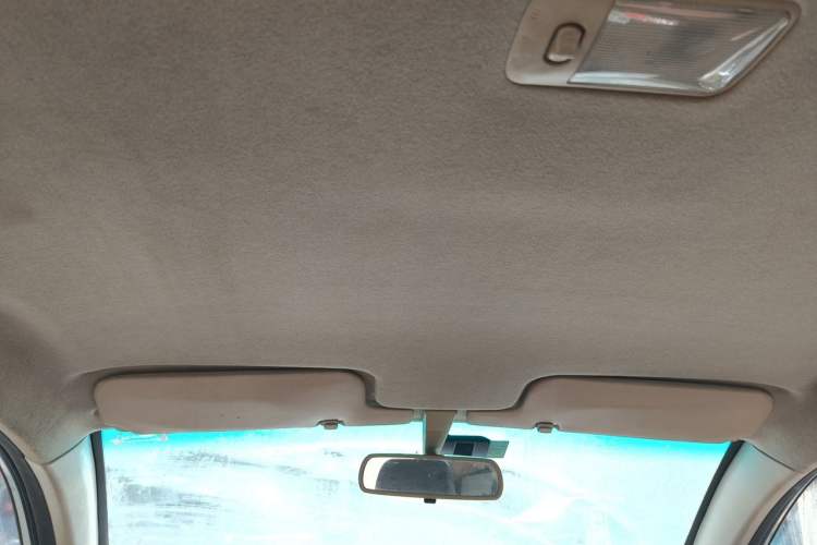 Used BYD F3 2013 Energy-Efficient Model 1.5L Manual Comfort Version Headliner