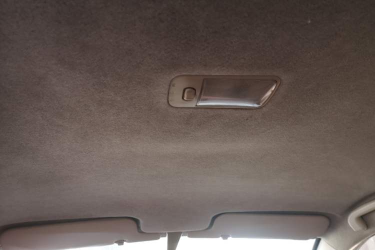 Used BYD F3 2013 Energy-Efficient Model 1.5L Manual Comfort Version Headliner