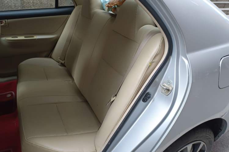 Used BYD F3 2013 Energy-Efficient Model 1.5L Manual Comfort Version Interior 1