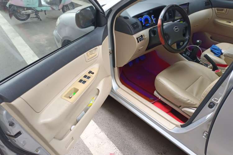 Used BYD F3 2013 Energy-Efficient Model 1.5L Manual Comfort Version Interior 2