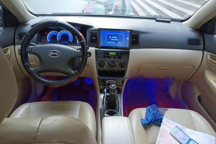 Used BYD F3 2013 Energy-Efficient Model 1.5L Manual Comfort Version Interior 3