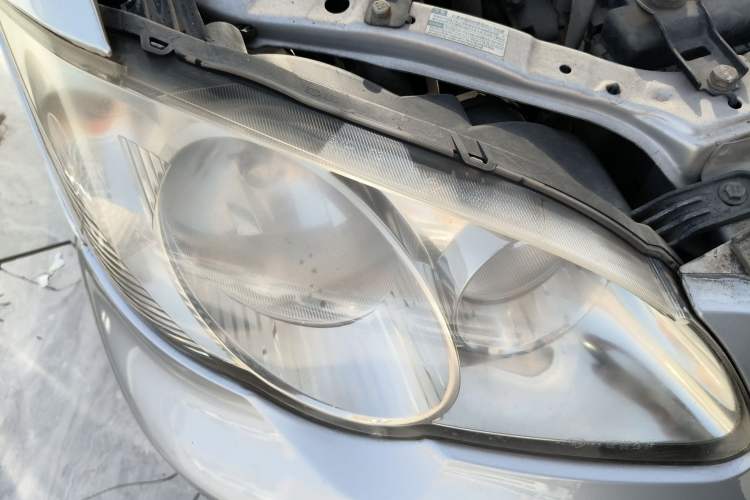 Used BYD F3 2013 Energy-Efficient Model 1.5L Manual Comfort Version Right Front Headlight