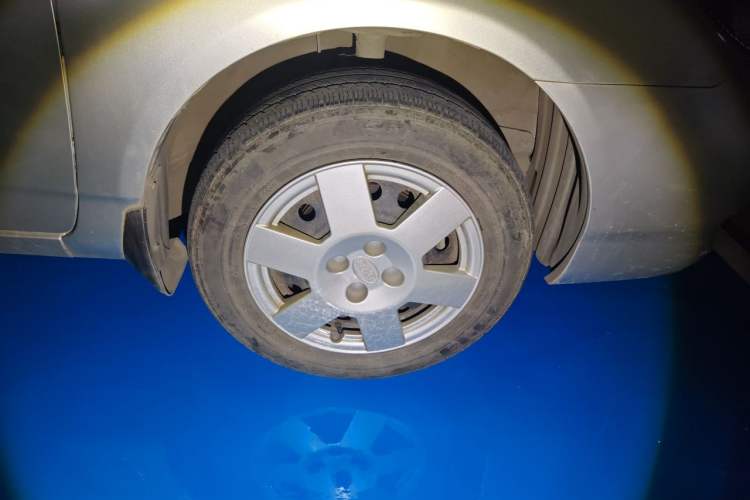 Used BYD F3 2013 Energy-Efficient Model 1.5L Manual Comfort Version Right Front Wheel Hub