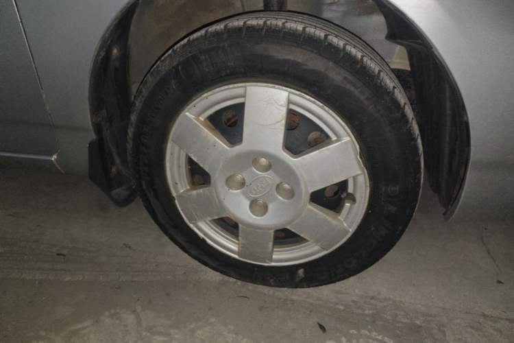 Used BYD F3 2013 Energy-Efficient Model 1.5L Manual Comfort Version Right Front Wheel Hub