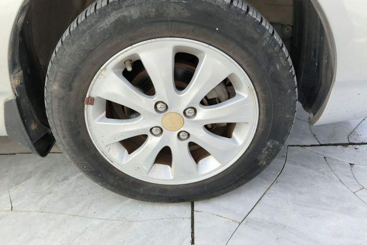 Used BYD F3 2013 Energy-Efficient Model 1.5L Manual Comfort Version Right Front Wheel Hub