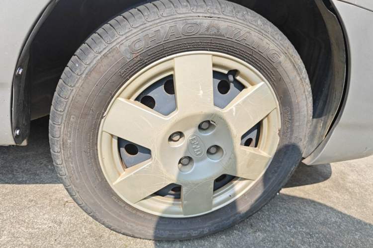 Used BYD F3 2013 Energy-Efficient Model 1.5L Manual Comfort Version Right Front Wheel Hub