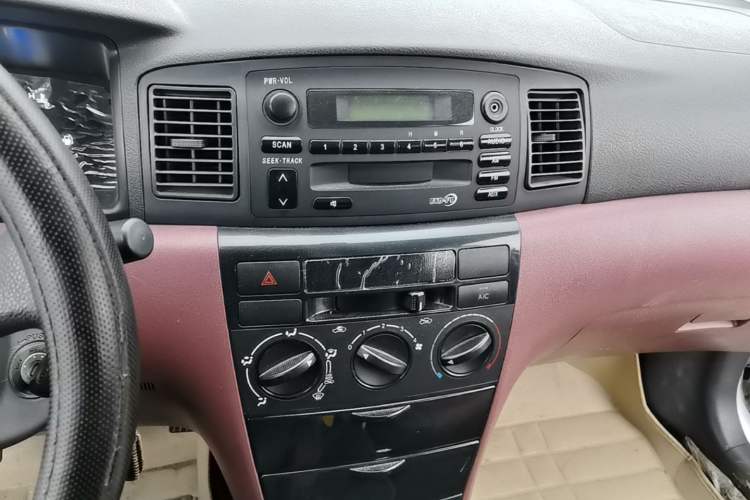 Used BYD F3 2013 Energy-Efficient Model 1.5L Manual Comfort Version Audio And AC Panel