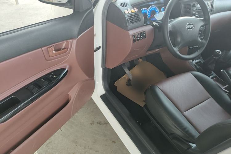 Used BYD F3 2013 Energy-Efficient Model 1.5L Manual Comfort Version Driver Seat