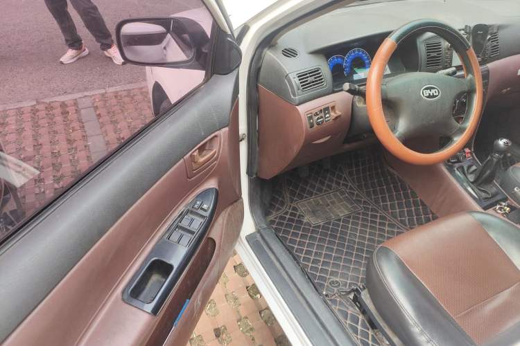 Used BYD F3 2013 Energy-Efficient Model 1.5L Manual Comfort Version Driver Seat