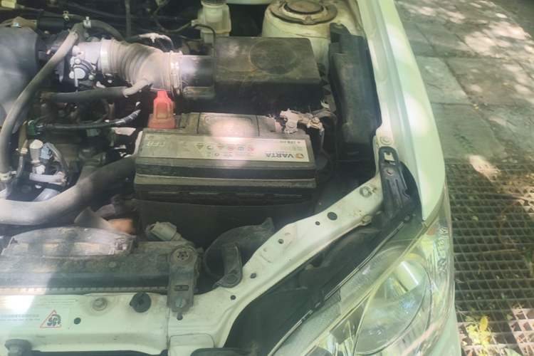 Used BYD F3 2013 Energy-Efficient Model 1.5L Manual Comfort Version Engine Bay Left