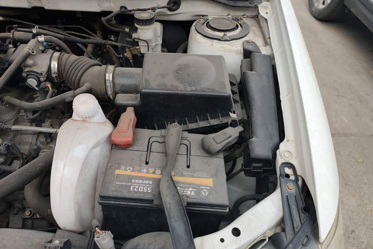 Used BYD F3 2013 Energy-Efficient Model 1.5L Manual Comfort Version Engine Bay Left