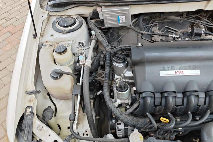 Used BYD F3 2013 Energy-Efficient Model 1.5L Manual Comfort Version Engine Bay Right