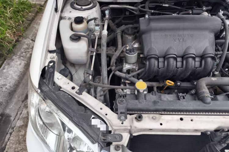 Used BYD F3 2013 Energy-Efficient Model 1.5L Manual Comfort Version Engine Bay Right