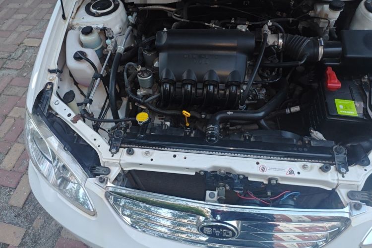 Used BYD F3 2013 Energy-Efficient Model 1.5L Manual Comfort Version Engine Bay Right